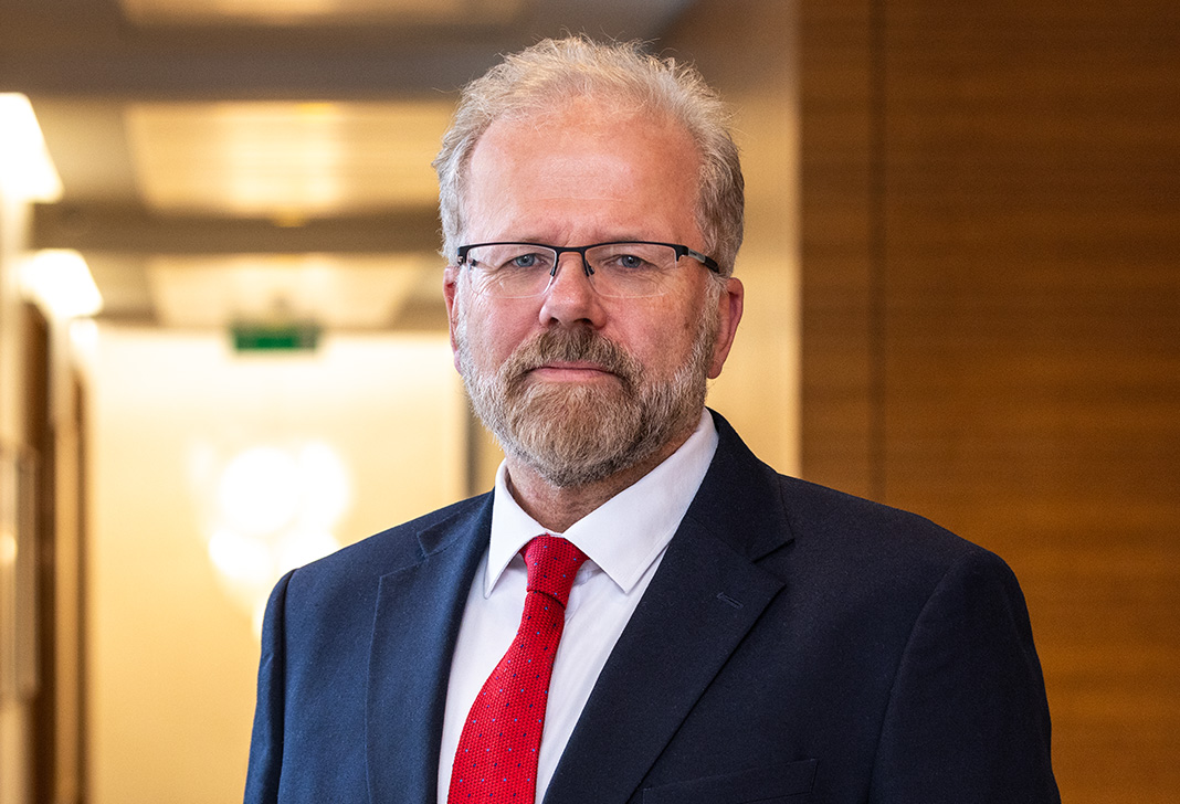 Martin Stewart-Smith